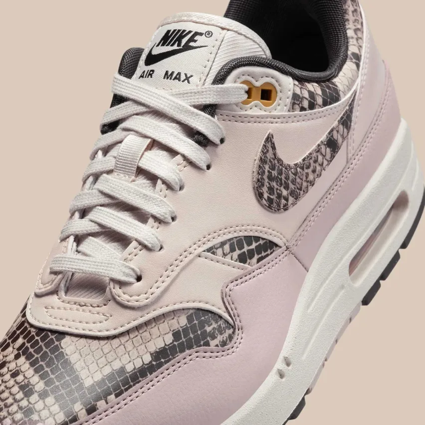 Кроссовки Nike Air Max 1 '87 Wmns «Snakeskin» - это обязательный атрибут весны 2025 года