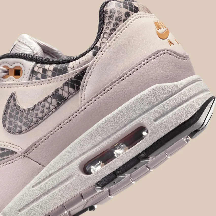Кроссовки Nike Air Max 1 '87 Wmns «Snakeskin» - это обязательный атрибут весны 2025 года