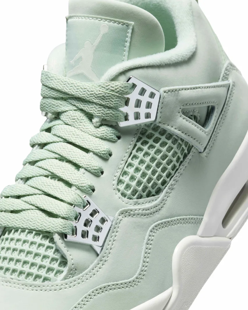Кроссовки Air Jordan 4 Retro «Abundance» цвета «Seafoam» уже в продаже