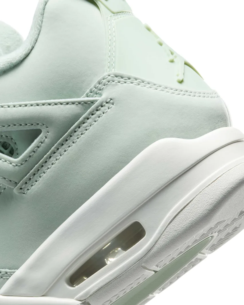 Кроссовки Air Jordan 4 Retro «Abundance» цвета «Seafoam» уже в продаже