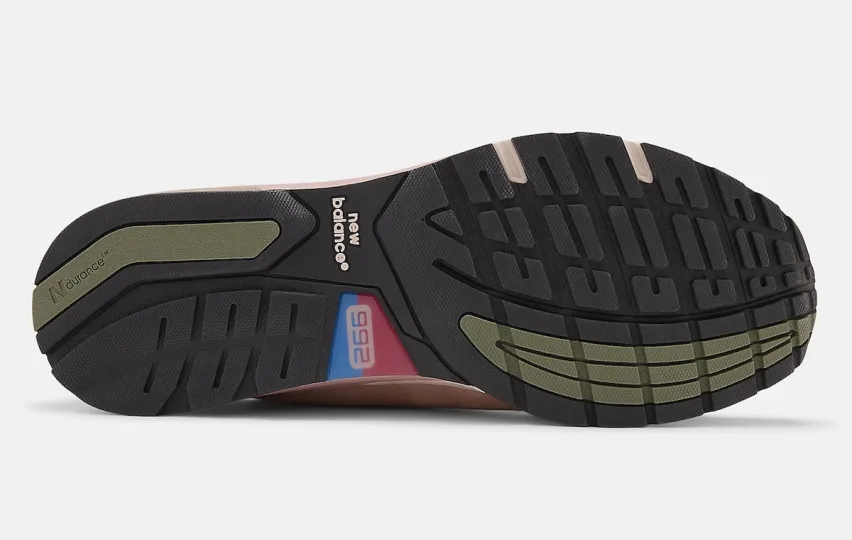 Joe Freshgoods придаёт New Balance 992 винтажный вид с помощью расцветки «Aged Well»