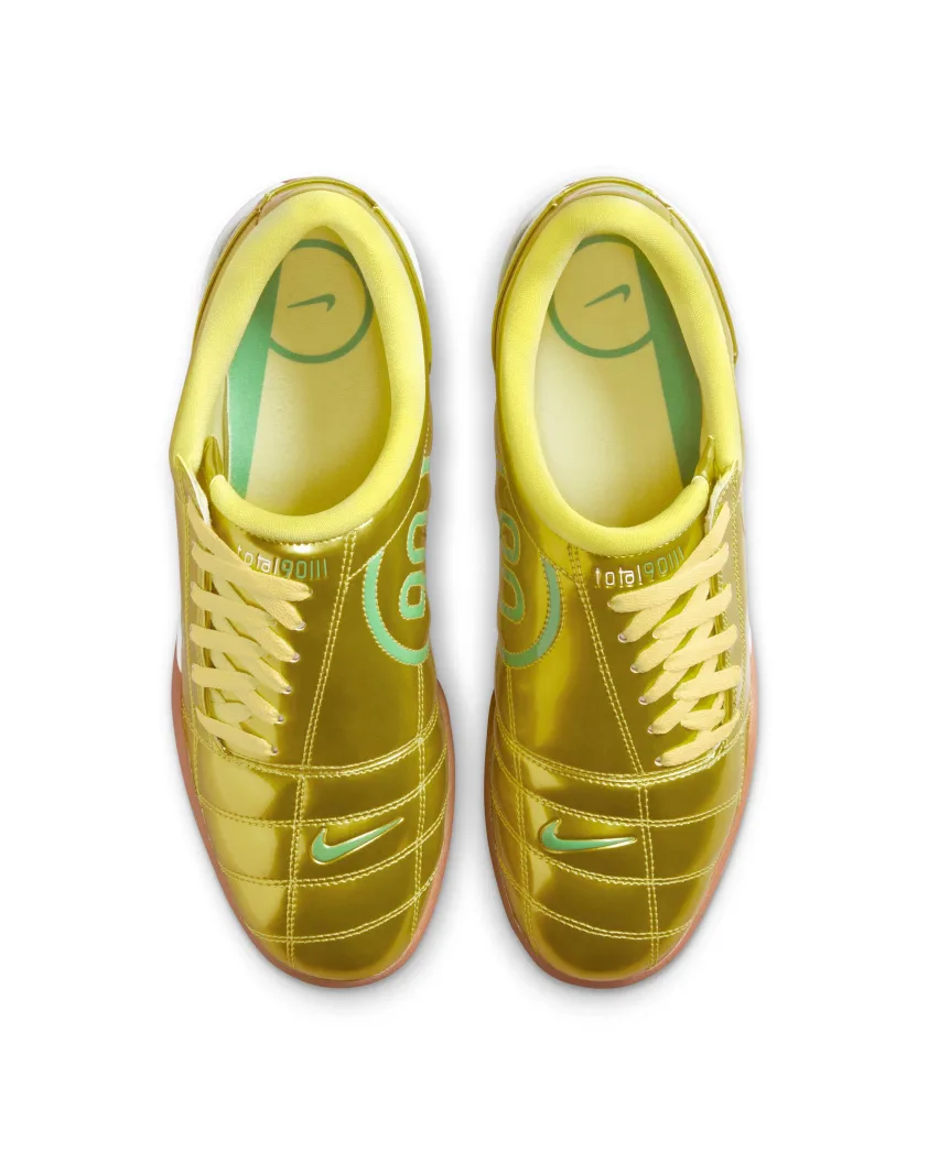Кроссовки Nike Total 90 в расцветках «Safety Orange» и «Dynamic Yellow» поступили в продажу 1 апреля