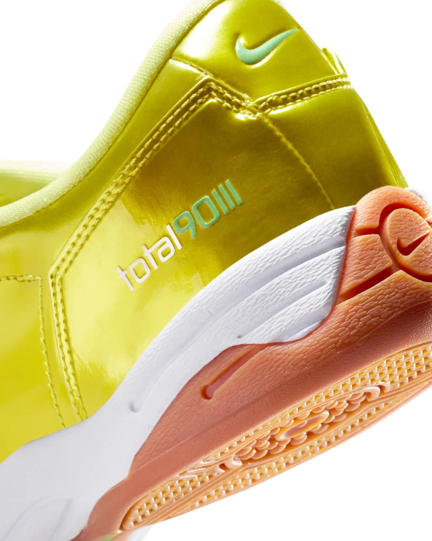 Кроссовки Nike Total 90 в расцветках «Safety Orange» и «Dynamic Yellow» поступили в продажу 1 апреля