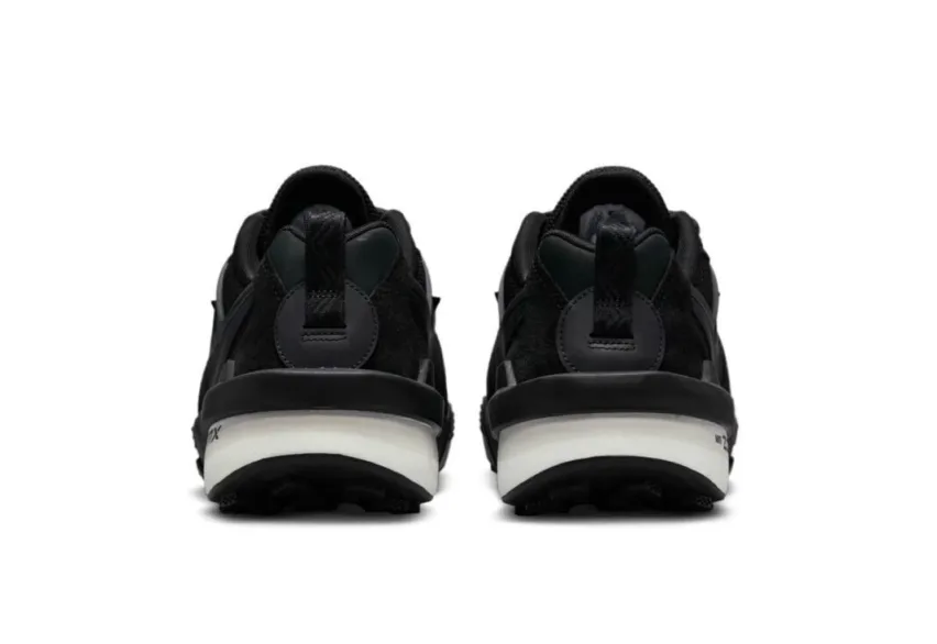 9 мая, в пятницу, Nike и Sacai выпустят новые кроссовки Zegamadome в трёх ярких расцветках