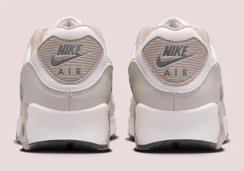 Nike предлагает кроссовки Air Max 90 в изысканной расцветке «Light Pink Snakeskin»