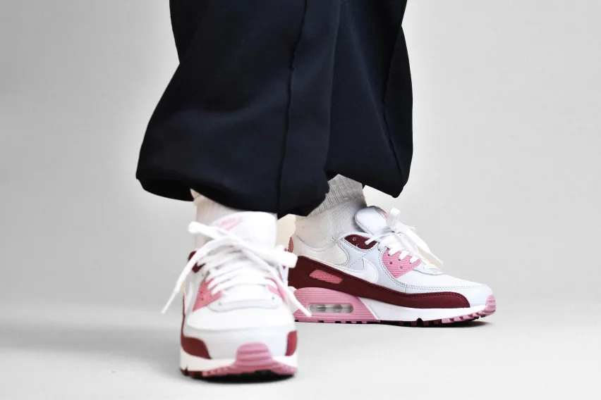 Добавьте свежести в свою коллекцию кроссовок с помощью Nike Air Max 90 SE Wmns «Neapolitan»