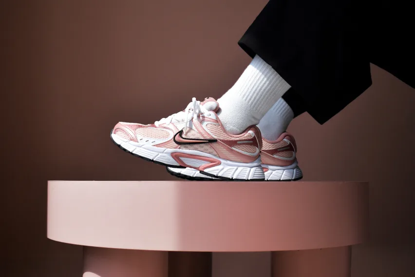 Стильные кроссовки Nike V5 RNR в новой расцветке «Washed Coral»
