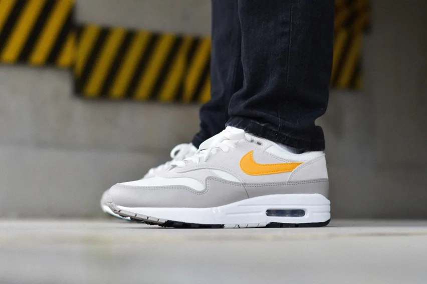 Свежие, стильные и с оттенком золота — кроссовки Nike Air Max 1 Essential «Maize»