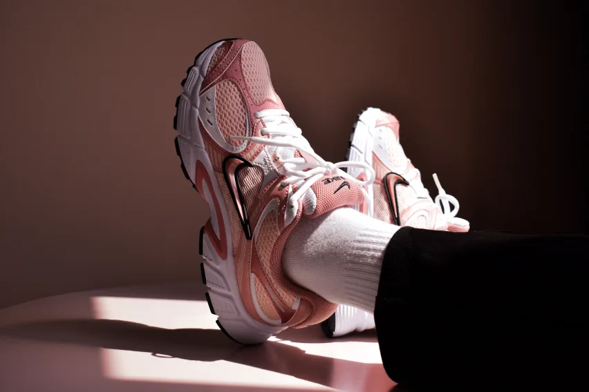 Стильные кроссовки Nike V5 RNR в новой расцветке «Washed Coral»