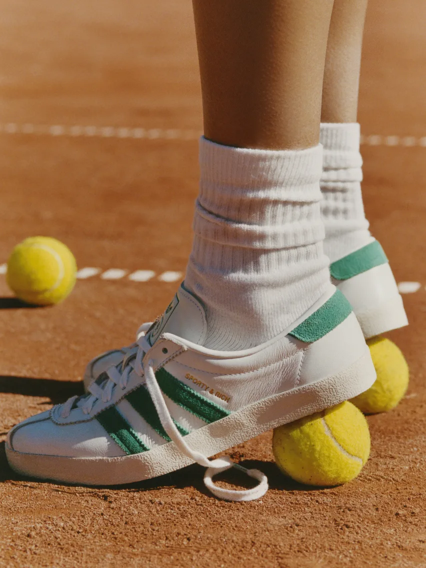 Sporty & Rich и Adidas выпускают новые кроссовки Blanc и Adizero - идеальный вариант для игры на теннисном корте и за его пределами