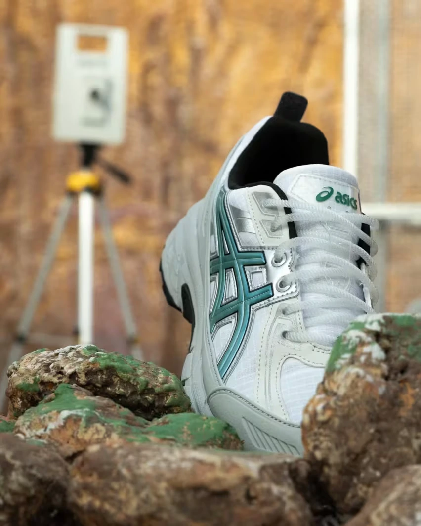 Hidden NY и ASICS представляют модель GEL-Venture 6 Shield «Wasabi»