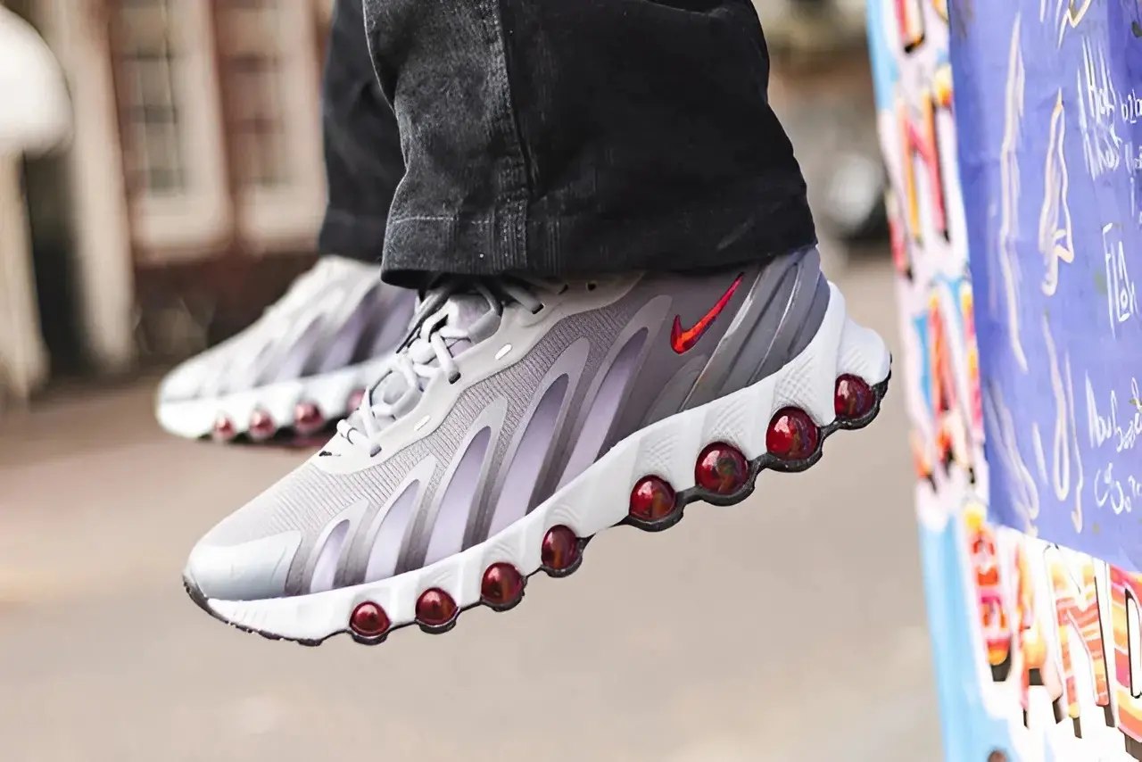 Кроссовки Nike Air Max Dn8