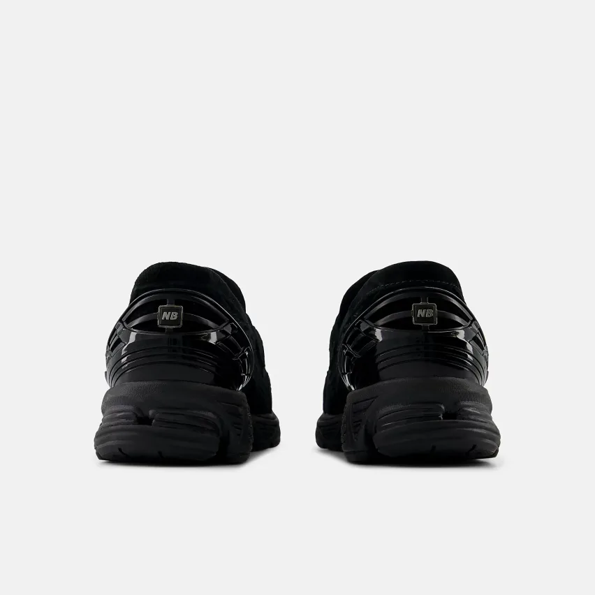 New Balance представил коричневые и чёрные замшевые версии 1906 Loafer