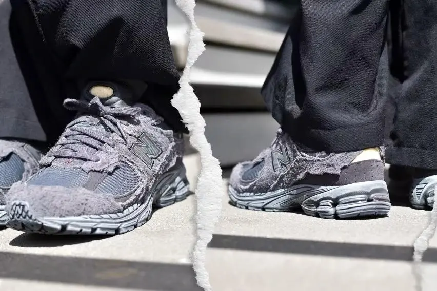 4 июня в продажу поступят кроссовки New Balance 2002R «Phantom» в составе любимого многими комплекта Protection Pack