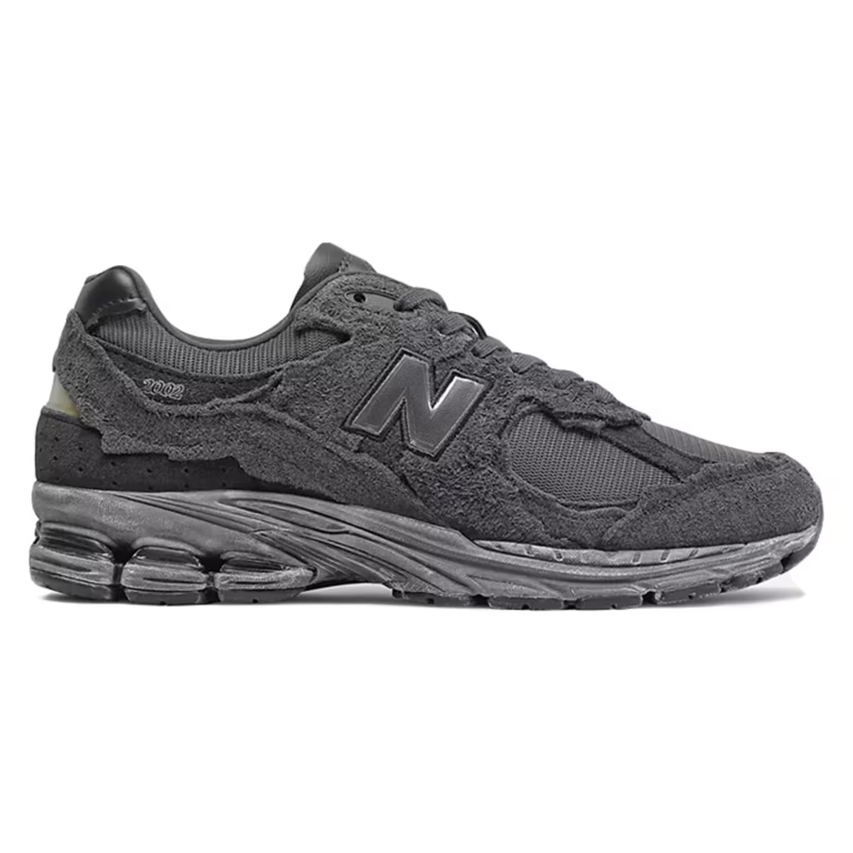4 июня в продажу поступят кроссовки New Balance 2002R «Phantom» в составе любимого многими комплекта Protection Pack