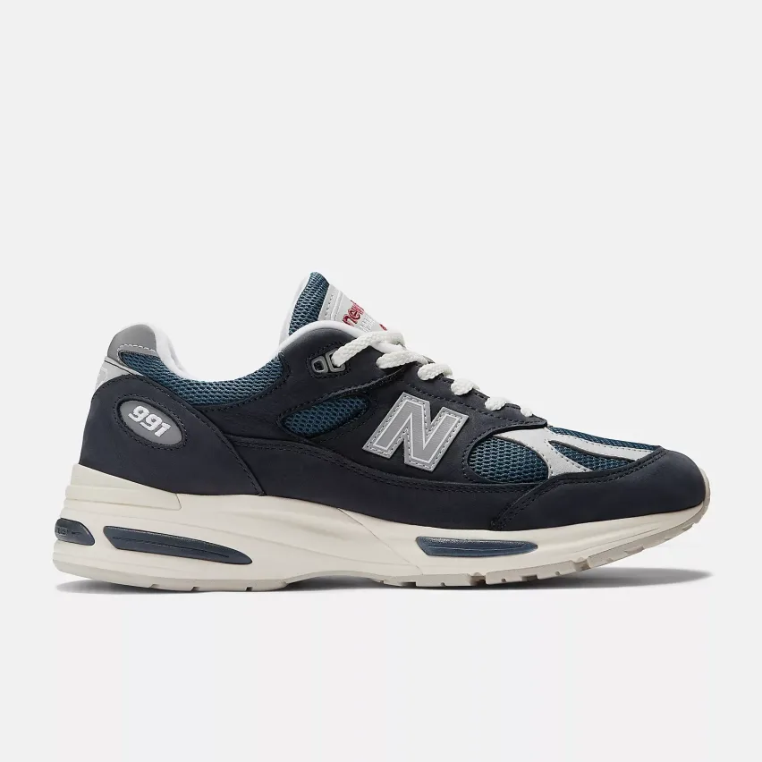 New Balance выпустил модели Made in UK 991v2 и 1500 в синей расцветке «Total Eclipse»