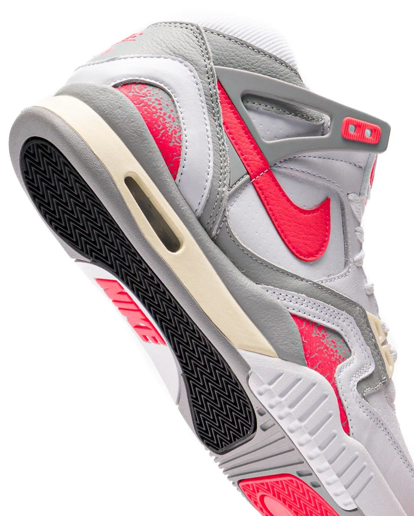 Ретро-вдохновение 90-х: кроссовки Nike Air Tech Challenge II «Racer Pink»