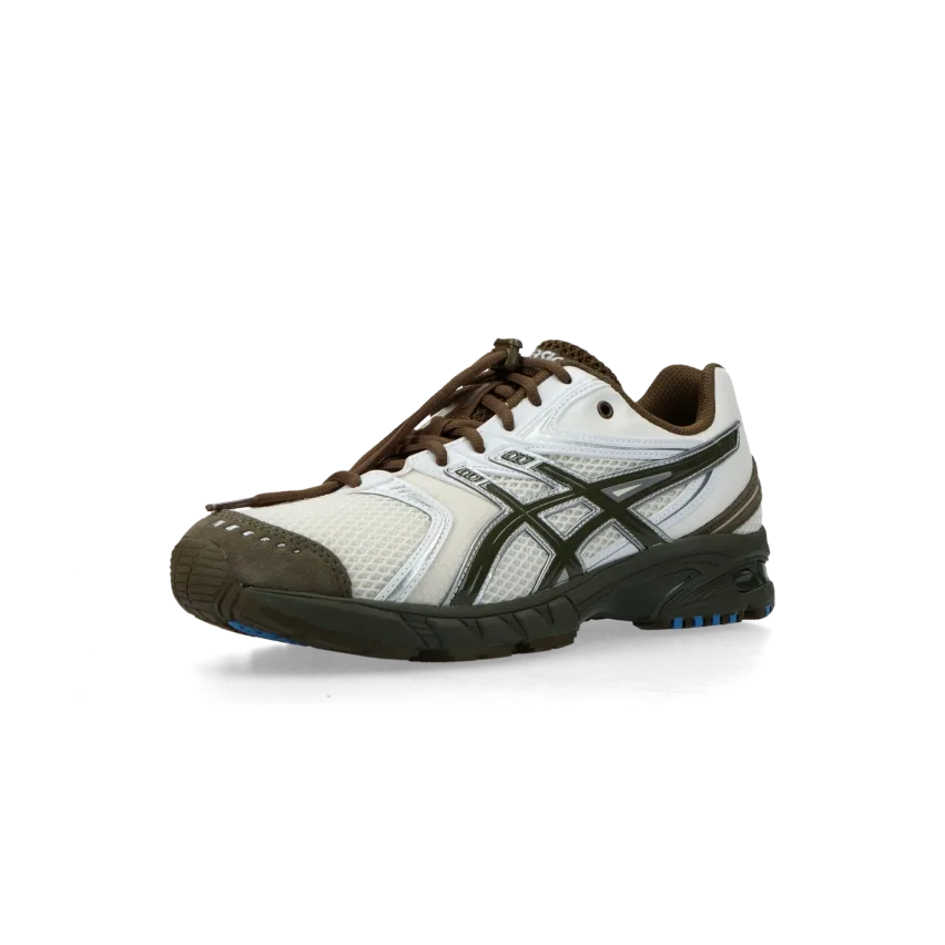 Temptation Vacation и Asics перенесут вас на побережье Австралии с новыми кроссовками Gel-DS Trainer 14 "Cream"