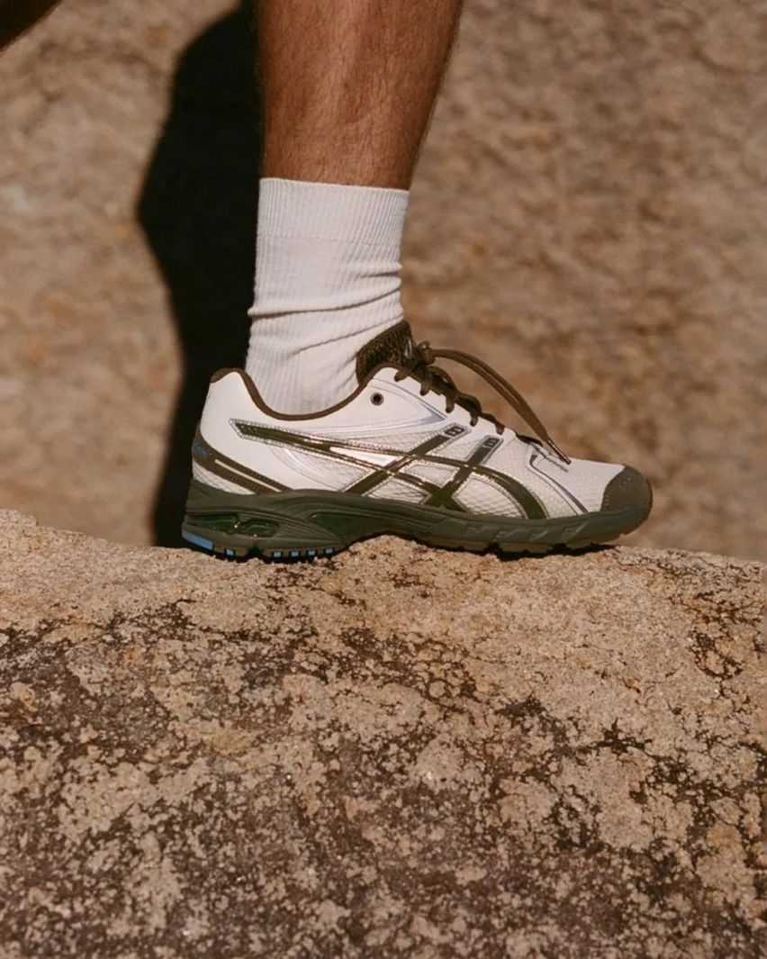 Temptation Vacation и Asics перенесут вас на побережье Австралии с новыми кроссовками Gel-DS Trainer 14 "Cream"