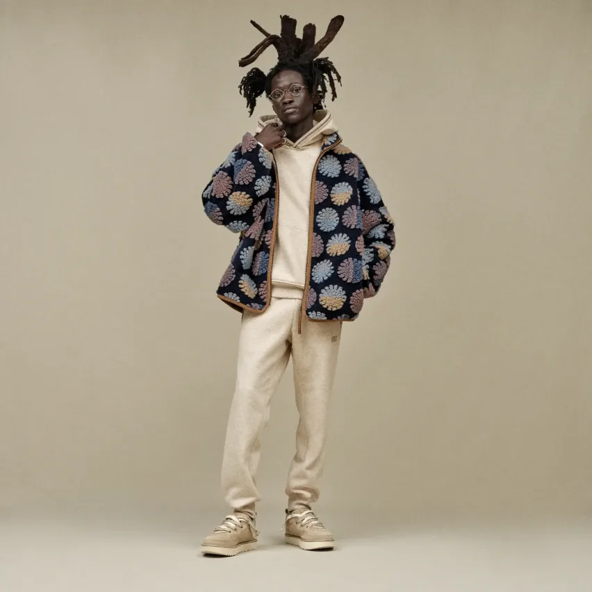 Модель UGG Lo Lowmel сочетает в себе тапочки и кроссовки