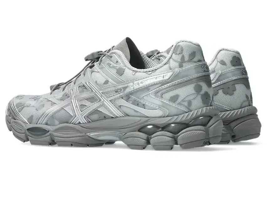 27 июня Asics и Cecilie Bahnsen выпустят три пары кроссовок Gel-Cumulus 16 с цветочным принтом