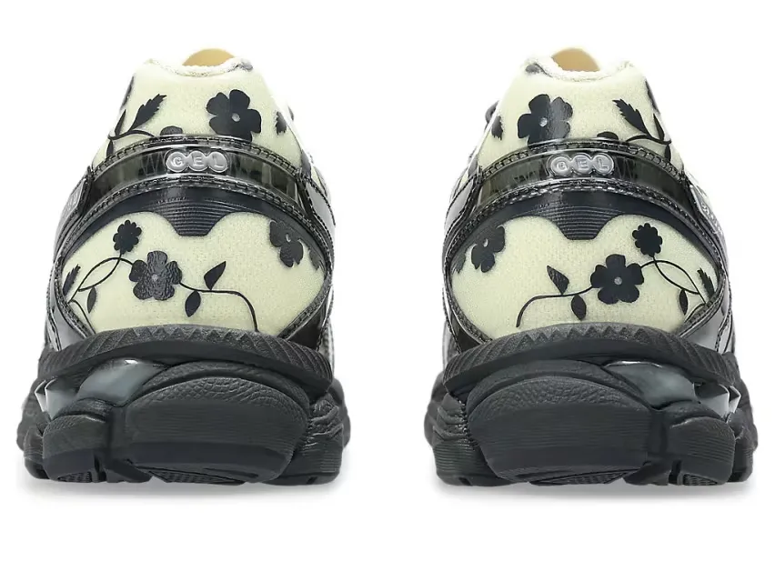 27 июня Asics и Cecilie Bahnsen выпустят три пары кроссовок Gel-Cumulus 16 с цветочным принтом