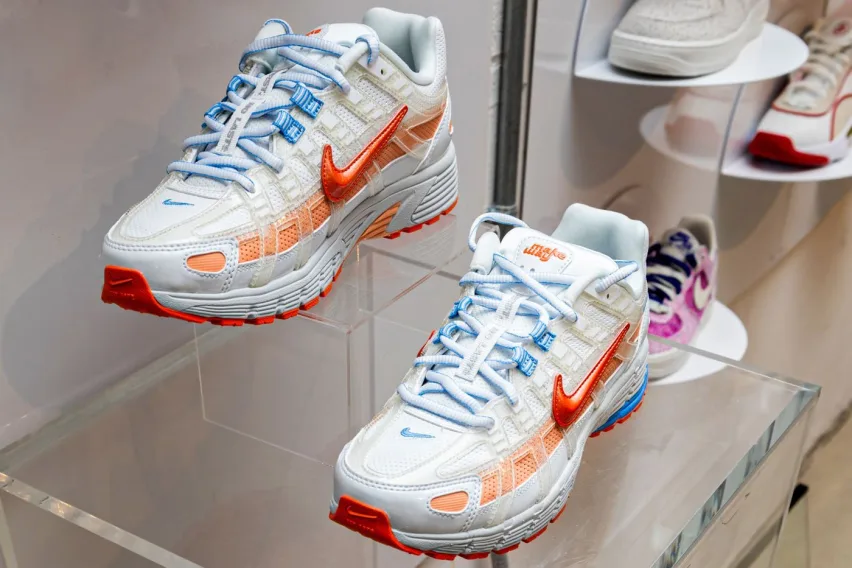 Makeway и Nike устраивают вечеринку с Party-6000 «Apricot Agate»