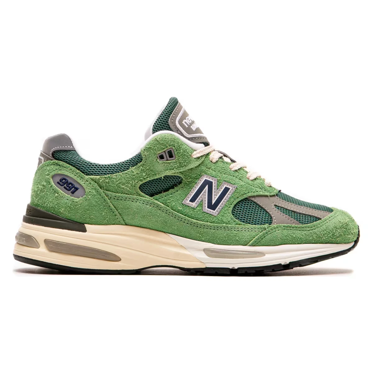 В четверг, 19 июня выходит в продажу New Balance 991 Made in UK «Grounded Pastels» Pack в цветах Celestial Blue и Mineral Green