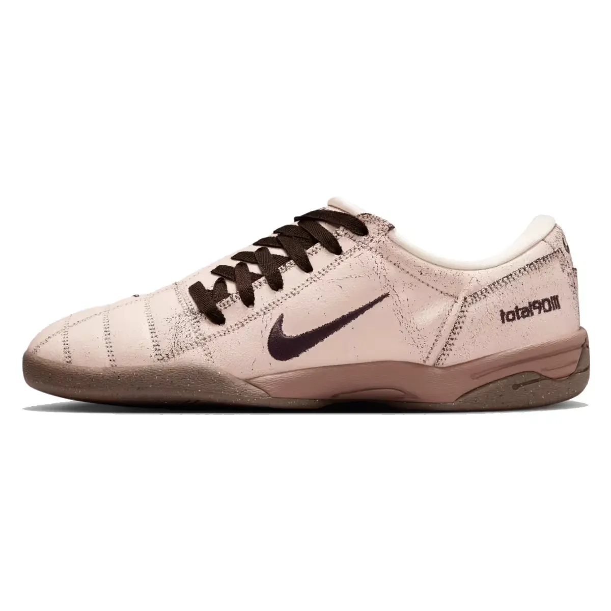 Сегодня Nike выпускает для улицы одиннадцать новых моделей кроссовок Total 90 с ностальгией по Y2K