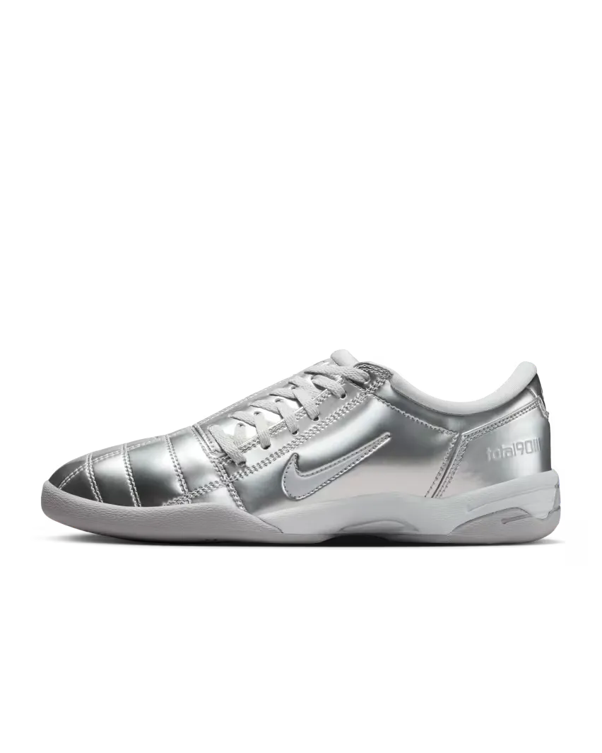 Сегодня Nike выпускает для улицы одиннадцать новых моделей кроссовок Total 90 с ностальгией по Y2K