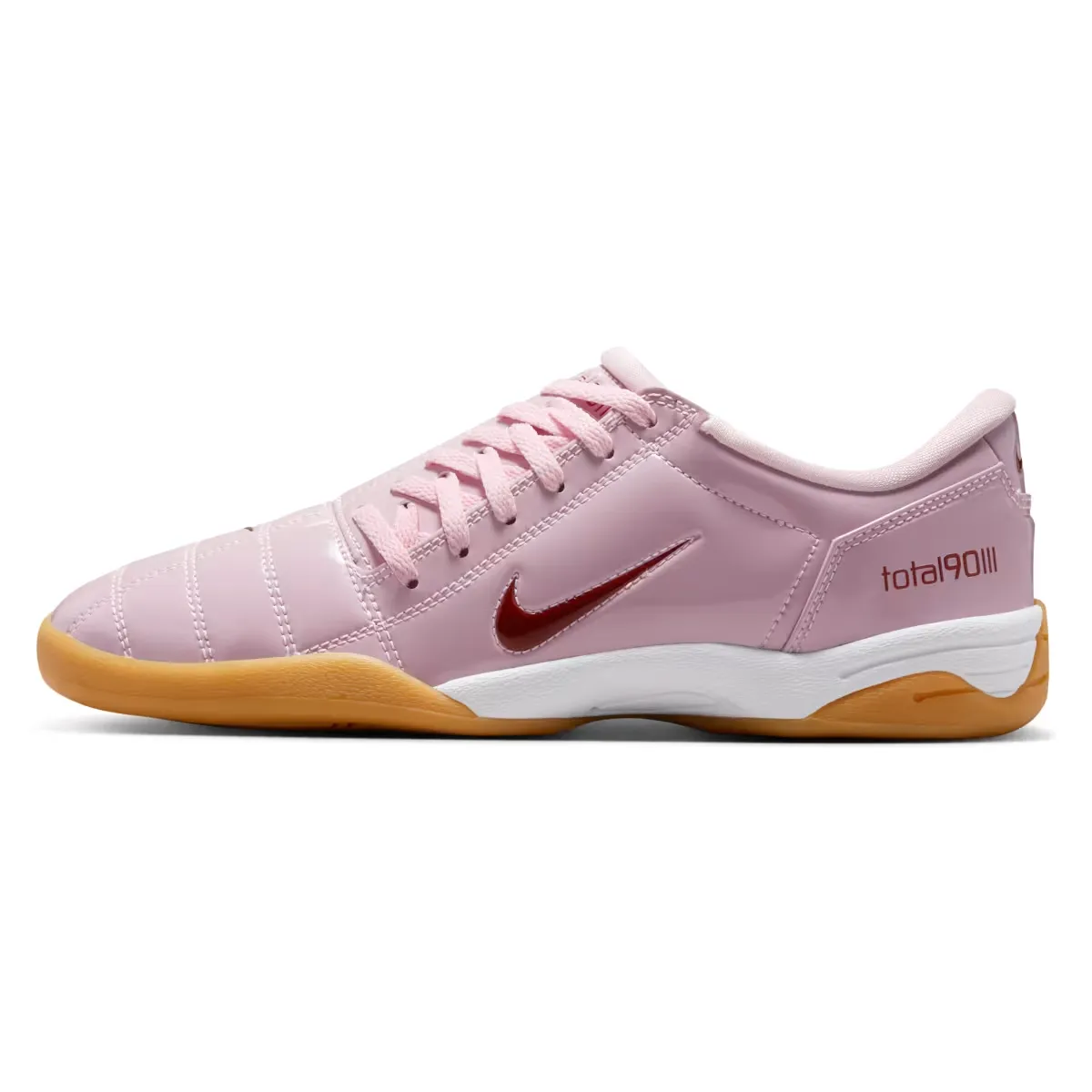 Сегодня Nike выпускает для улицы одиннадцать новых моделей кроссовок Total 90 с ностальгией по Y2K