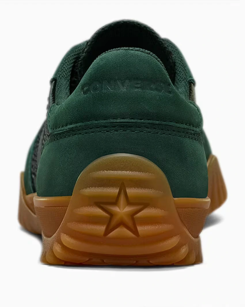 Swarovski придаёт блеск кроссовкам Converse Run Star Trainer «Deep Emerald»