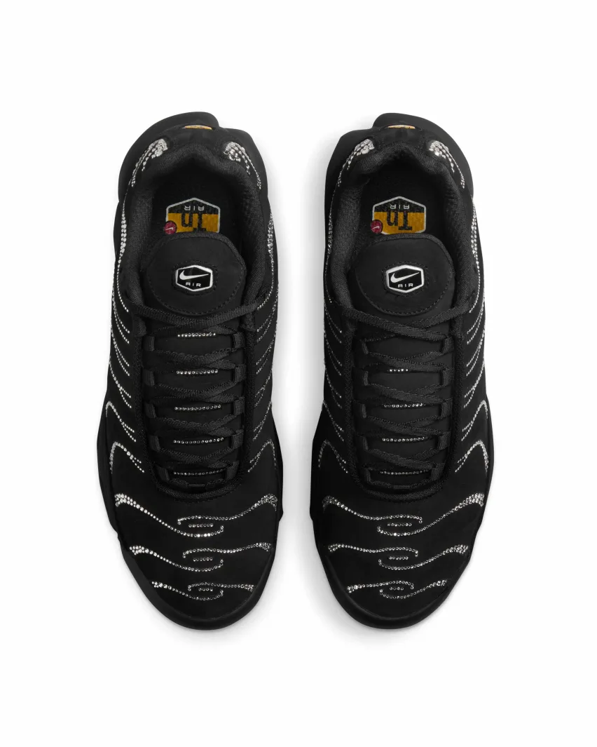 Сияйте ярко в кроссовках Nike Air Max Plus с кристаллами Swarovski