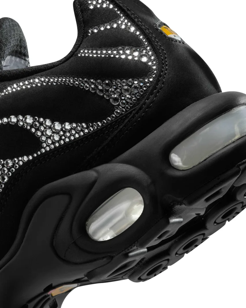 Сияйте ярко в кроссовках Nike Air Max Plus с кристаллами Swarovski
