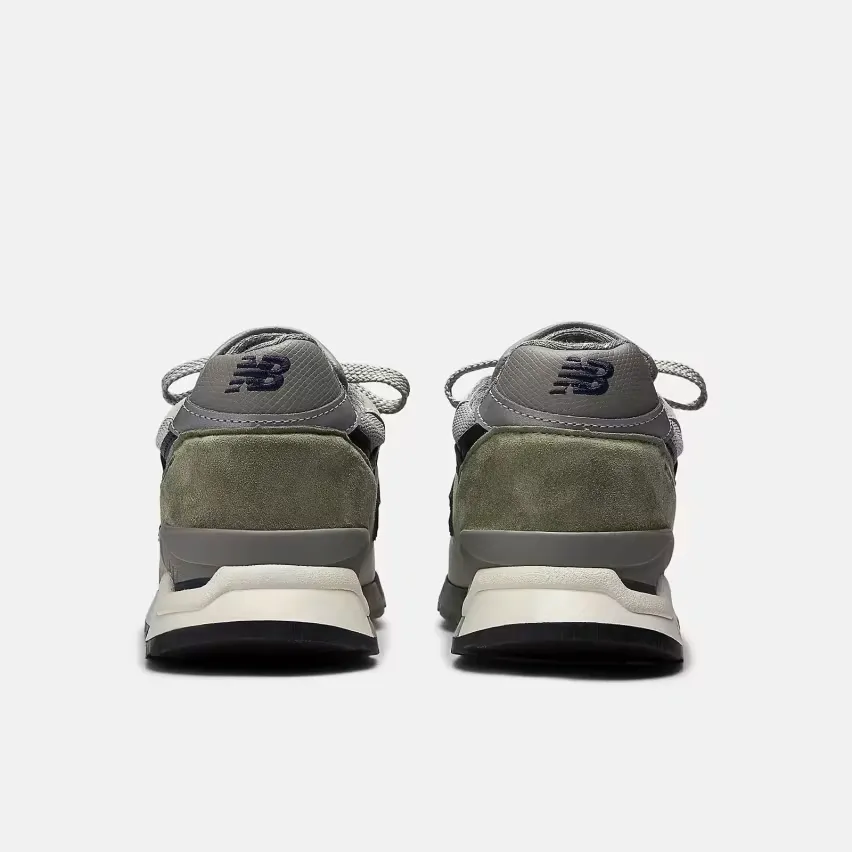 Модель Made In USA 998 «Grey» от WTAPS и New Balance