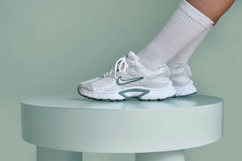 Nike V5 RNR Wmns "Cannon White"