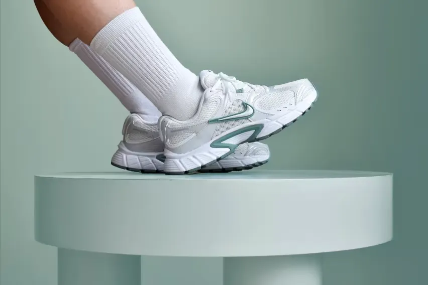 Nike V5 RNR Wmns "Cannon White"