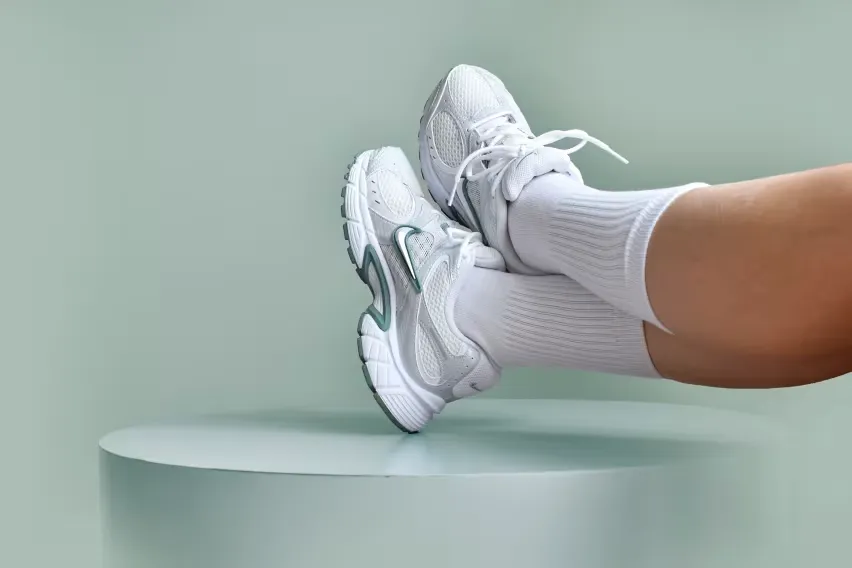 Nike V5 RNR Wmns "Cannon White"