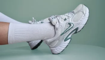 Nike V5 RNR Wmns "Cannon White"