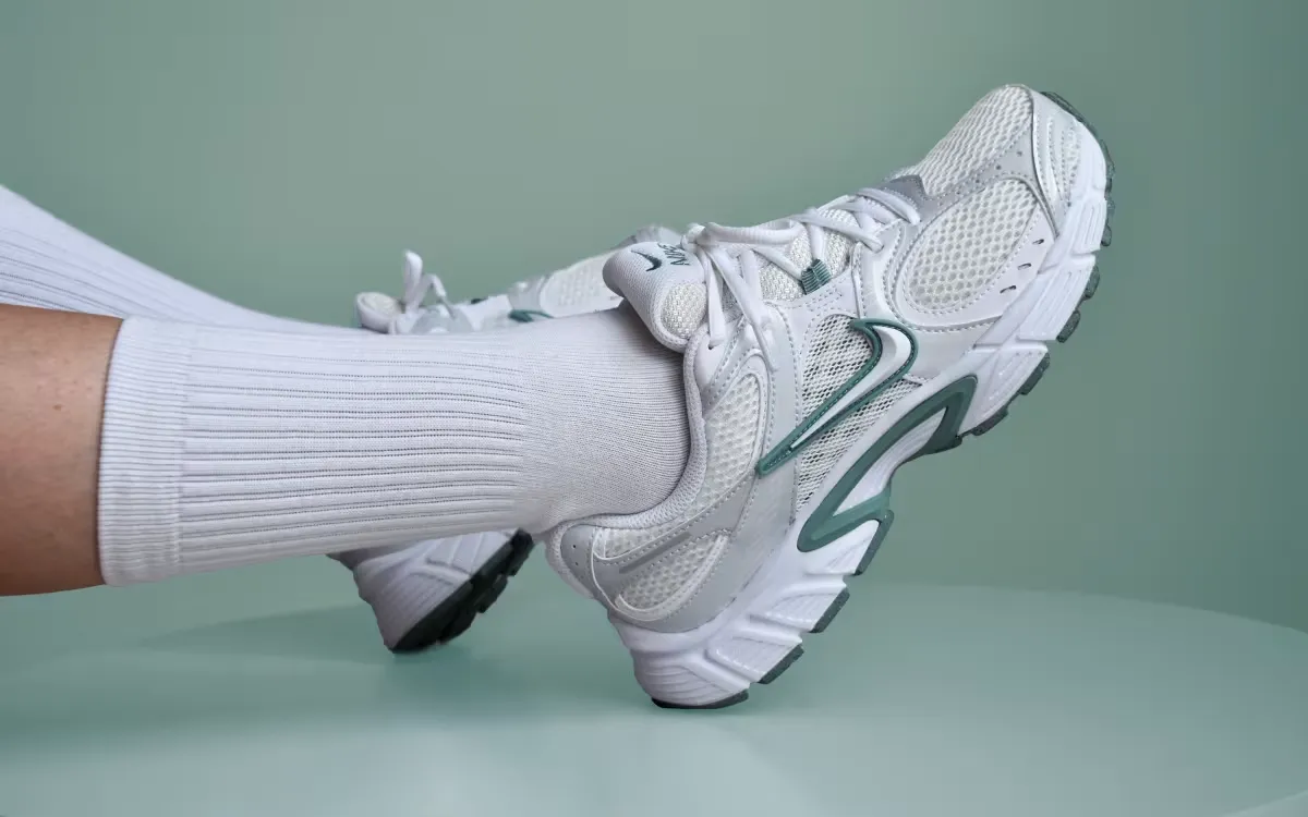 Nike V5 RNR Wmns "Cannon White"