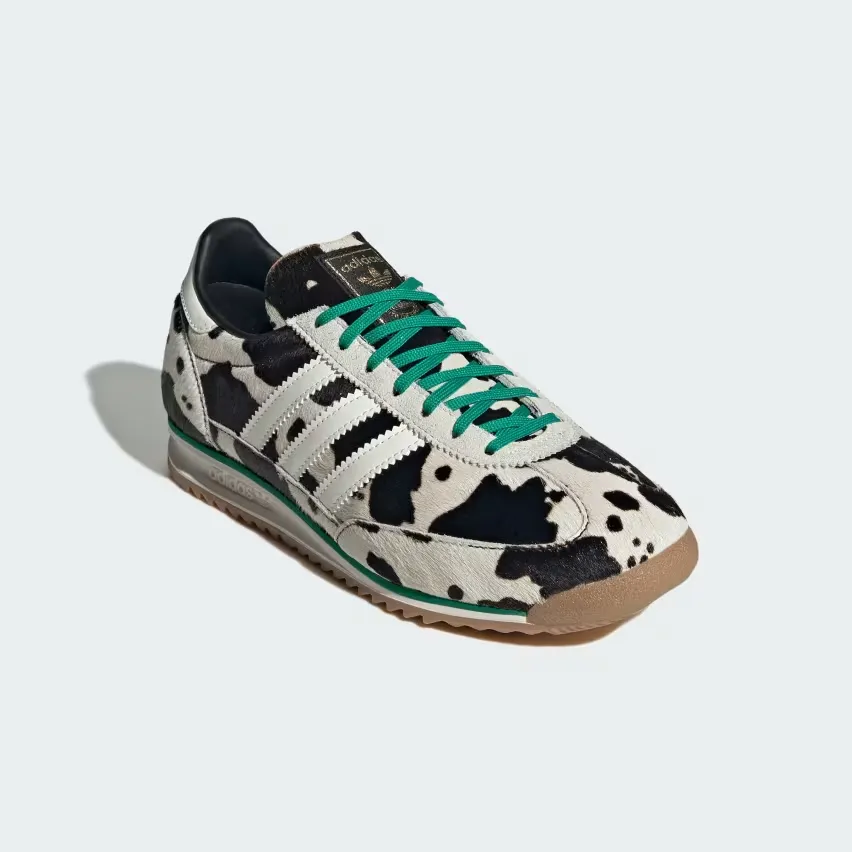 22 июля Adidas возвращает SL72 OG с ярким коровьим принтом