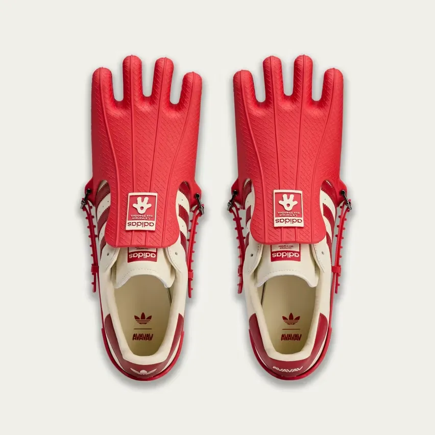 AVAVAV и Adidas снабдили кроссовки Superstar «суперпальцами»