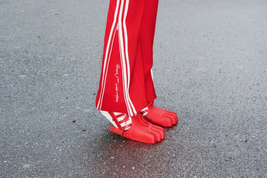 AVAVAV и Adidas снабдили кроссовки Superstar «суперпальцами»