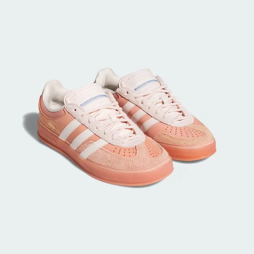 26 июля Adidas и Bad Bunny выпустят кроссовки Gazelle Indoor в стиле «Cabo Rojo»