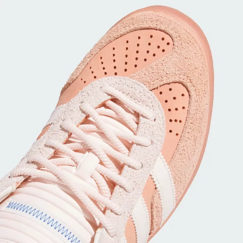 26 июля Adidas и Bad Bunny выпустят кроссовки Gazelle Indoor в стиле «Cabo Rojo»