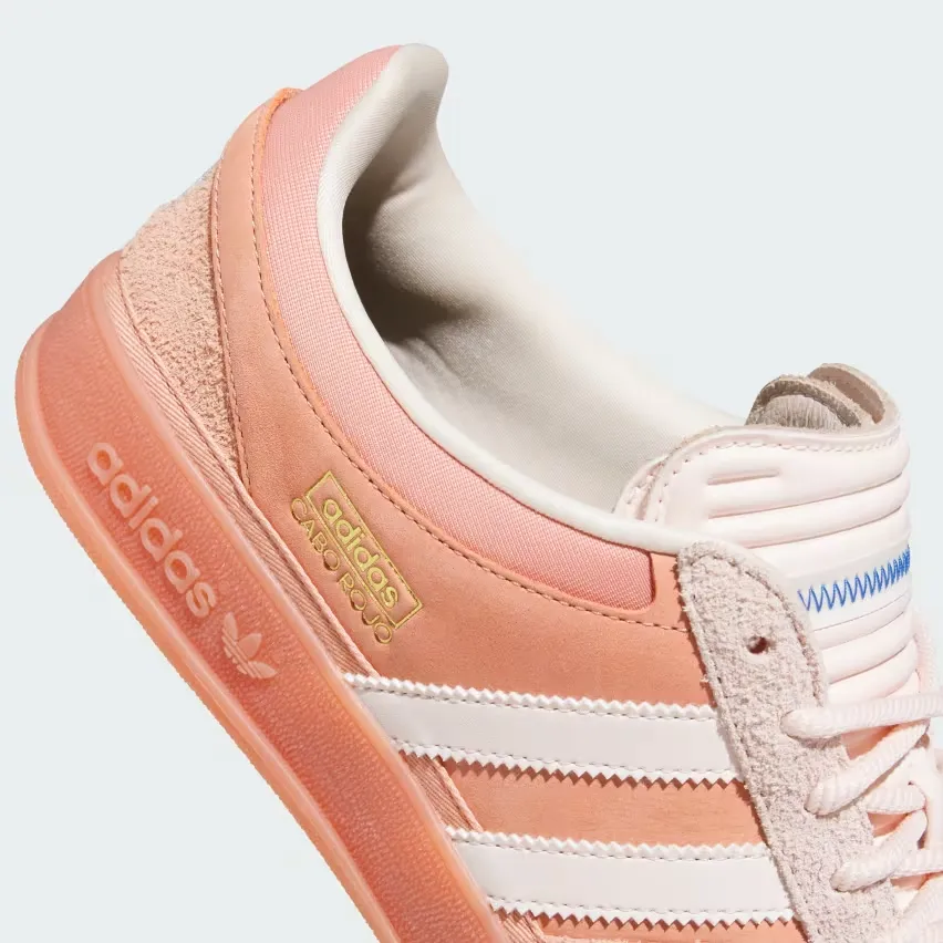 26 июля Adidas и Bad Bunny выпустят кроссовки Gazelle Indoor в стиле «Cabo Rojo»