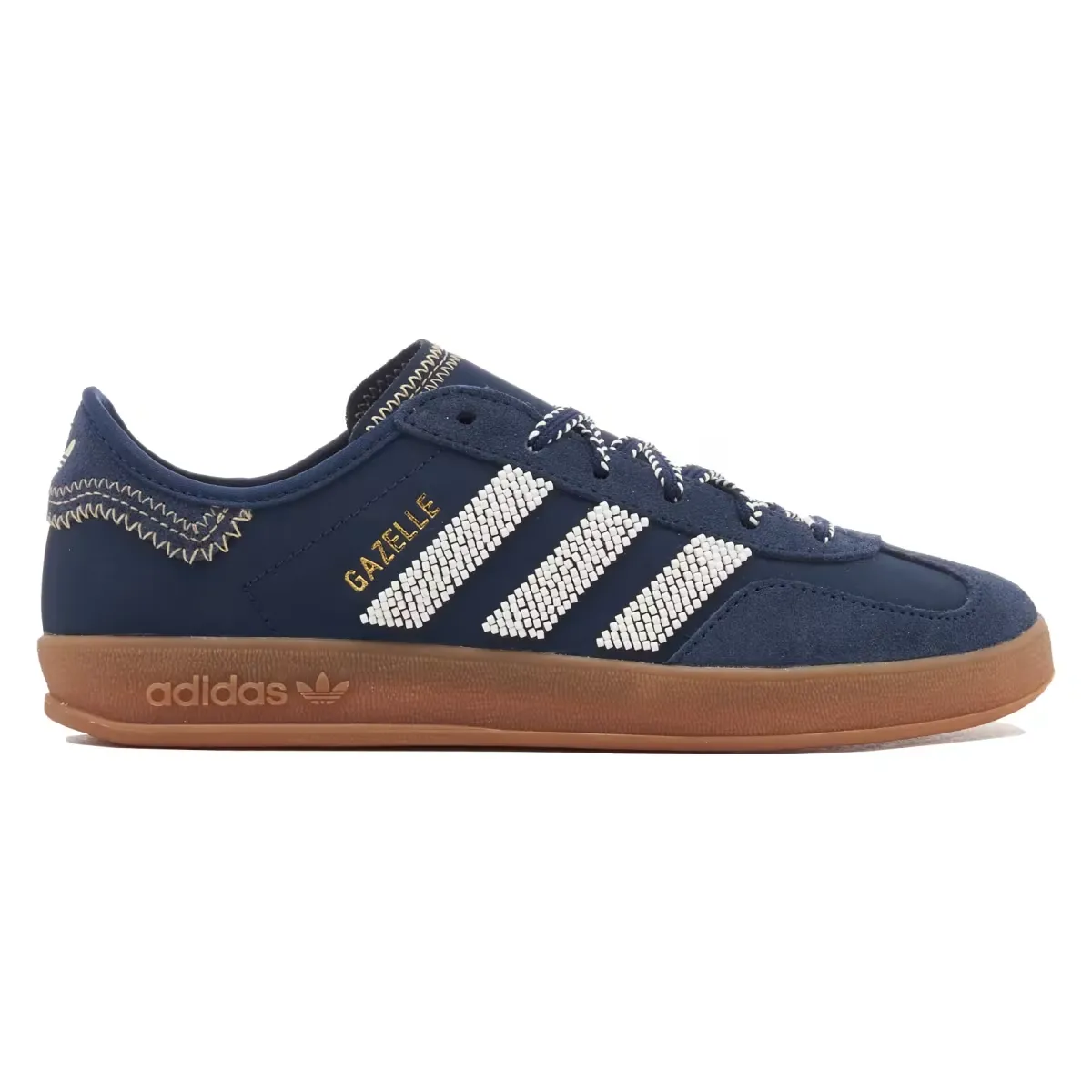 CLOT и Adidas добавили красивый бисерный мотив к двум расцветкам кроссовок Gazelle