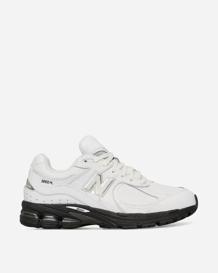 New Balance 2002R "Leather Pack" теперь доступен в цветах «White» и «Black»
