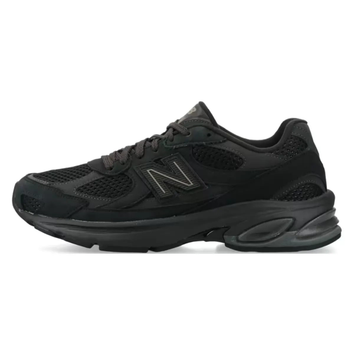20 августа New Balance представит модель 2010 в цветах «Black» и «Cream Grey»