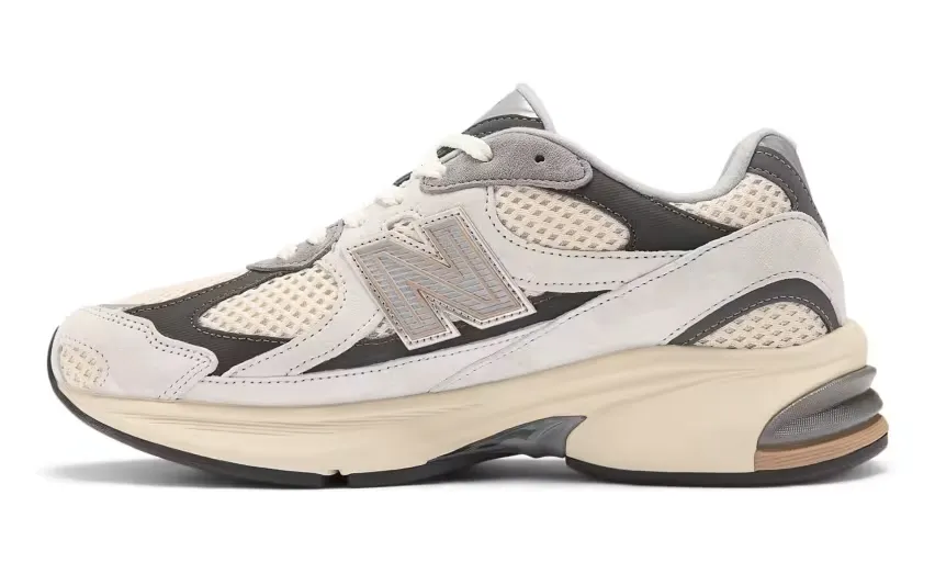 20 августа New Balance представит модель 2010 в цветах «Black» и «Cream Grey»